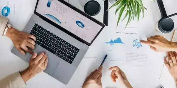 Work While Studying in UK